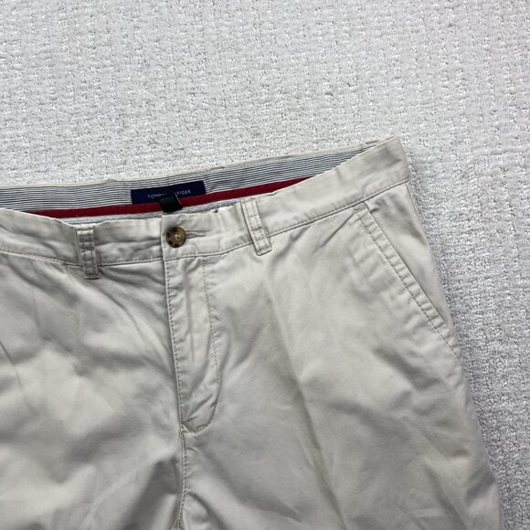 Tommy Hilfiger Shorts Mens 34 Beige Chino Bermuda Flat Front Casual Modern Fit - Picture 3 of 13